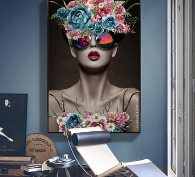 Tranh Cô Gái Và Hoa Quyến Rũ